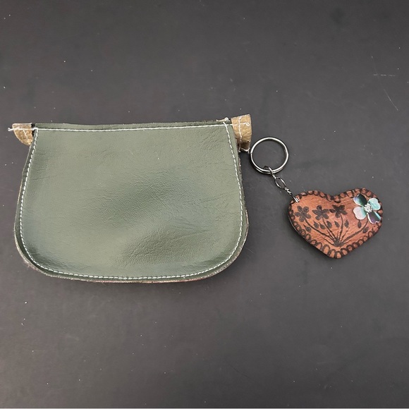 Souvenir of Cuba: leather coin purse and key tag - Picture 2 of 8